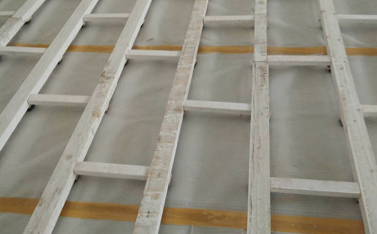 楓木風(fēng)雨操場(chǎng)地板每平米價(jià)格