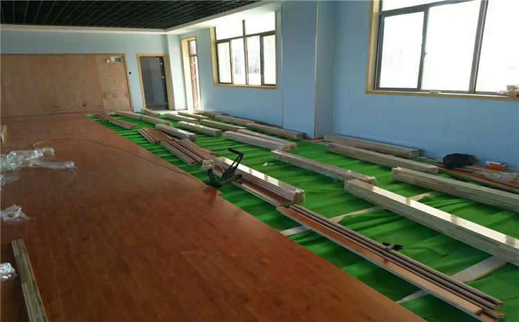 24厚木地板籃球場(chǎng)廠家去哪找？