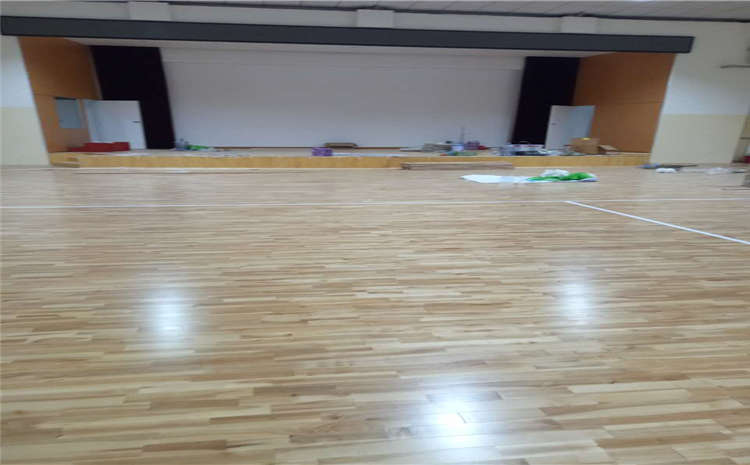 20厚乒乓球館木地板哪個(gè)牌子好？