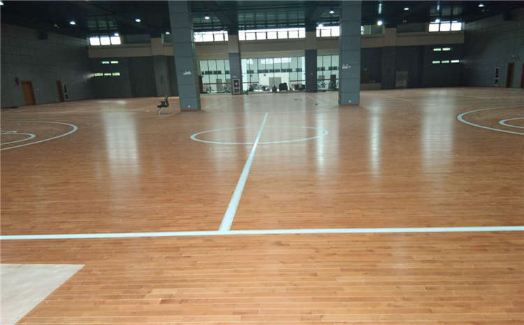 五角楓風(fēng)雨操場運(yùn)動地板板式龍骨結(jié)構(gòu)