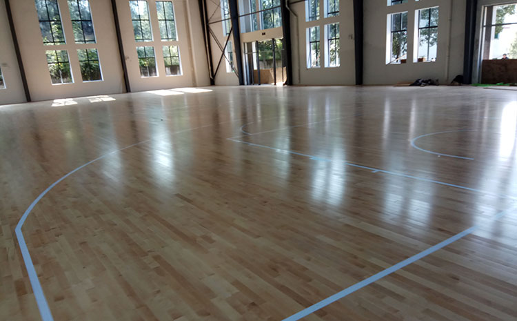 楓木舞臺(tái)木地板怎么翻新