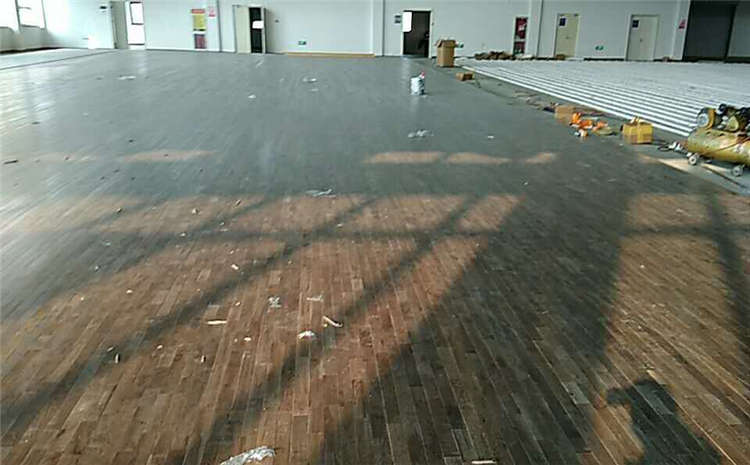 俄勒岡松籃球場木地板多少錢一平米？