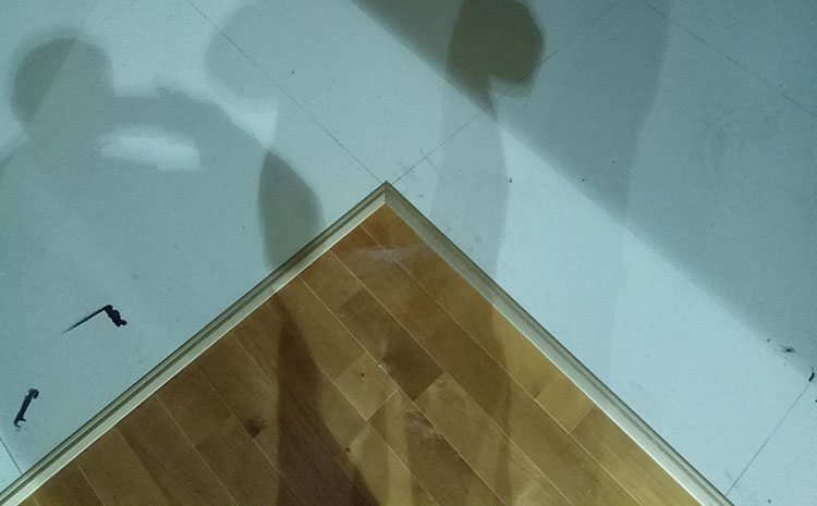 橡膠木舞臺(tái)運(yùn)動(dòng)木地板施工技術(shù)方案