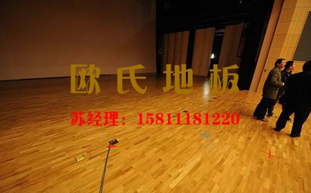 舞臺(tái)專用木地板出現(xiàn)劃痕怎么辦