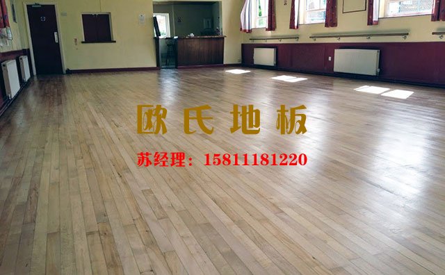 舞臺(tái)運(yùn)動(dòng)木地板進(jìn)水了怎么辦？原來可以這樣——?dú)W氏地板