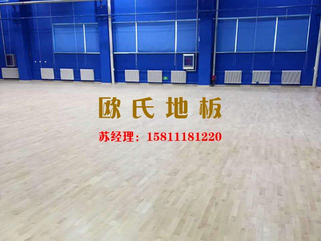 專(zhuān)業(yè)的舞臺(tái)木地板需要專(zhuān)業(yè)的翻新保養(yǎng)——?dú)W氏地板