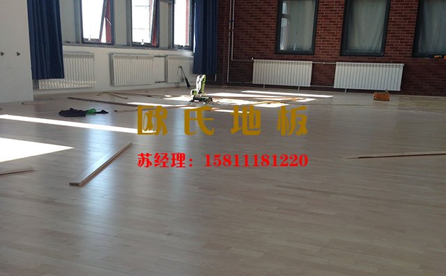 專業(yè)籃球場(chǎng)木地板，這四點(diǎn)很重要——?dú)W氏地板