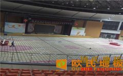 ?？谟材酒罂诨@球場地板哪個好