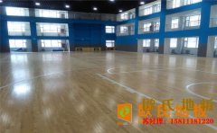 大型籃球場(chǎng)木地板打磨翻新
