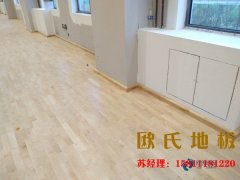 為什么籃球場所大多采用運動木地板？答案在這！