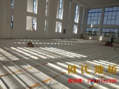 選購(gòu)籃球館運(yùn)動(dòng)木地板性價(jià)比≠價(jià)格低