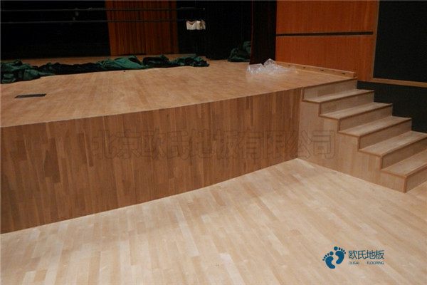 運動木地板的造價是多少？